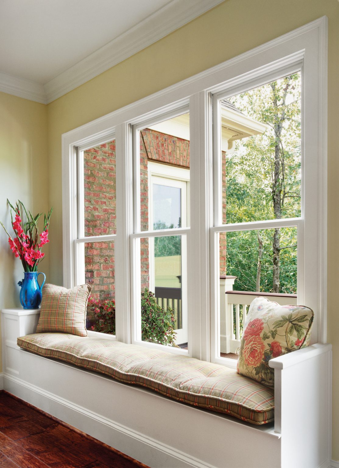 How to Make Your Own Stair Railing With a Router - Baileylineroad