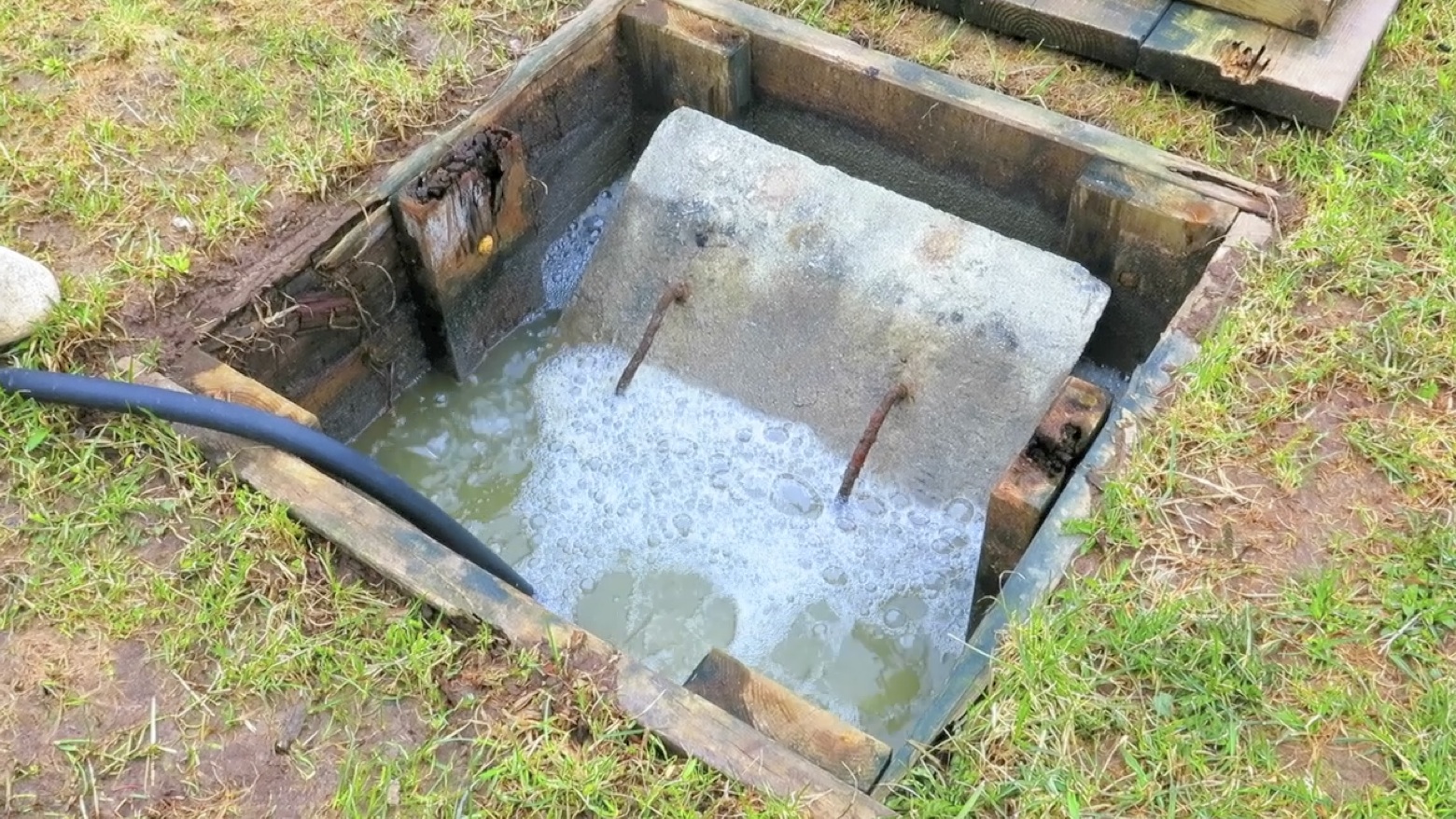 septic system working digging