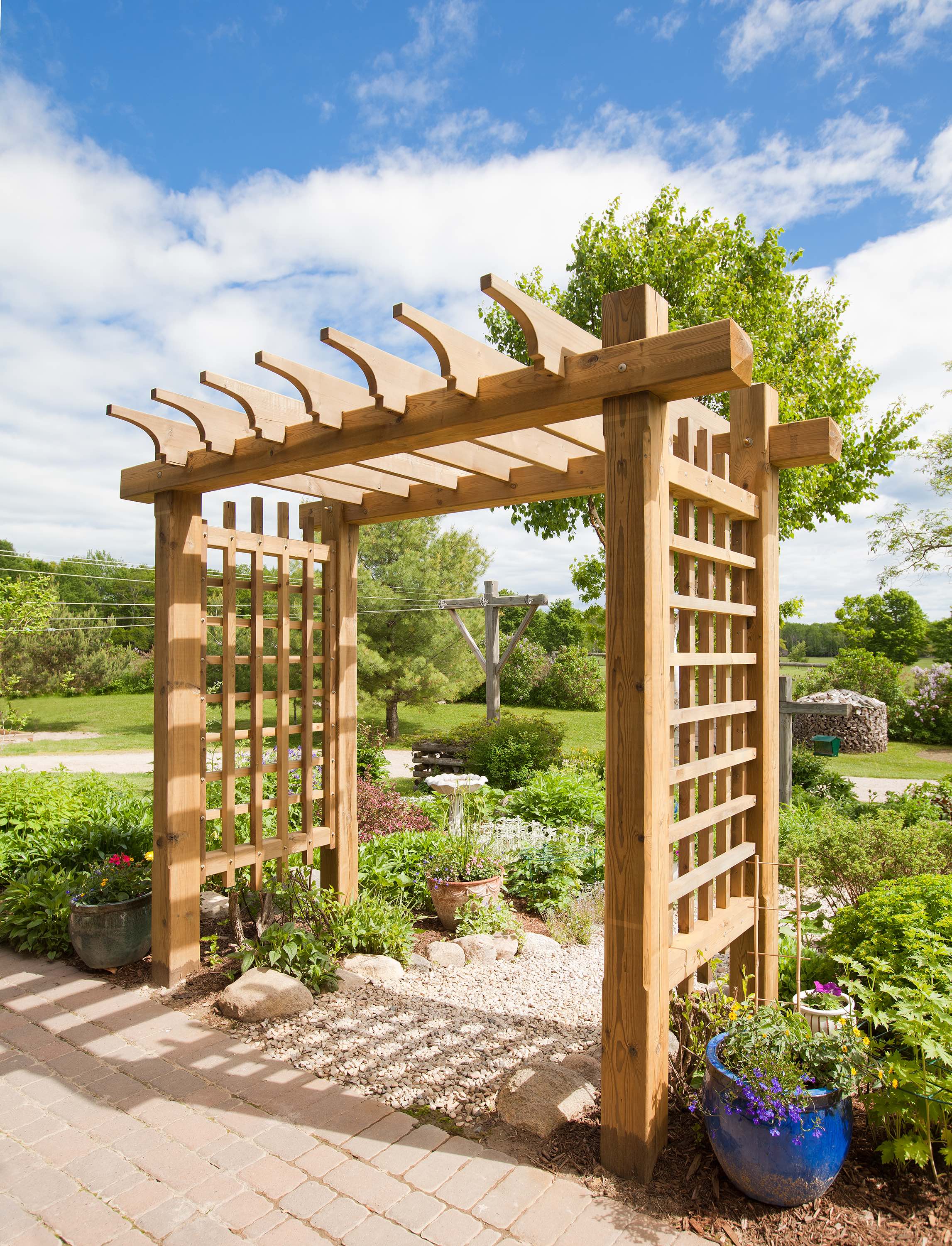 The best outdoor woodworking projects for your backyard