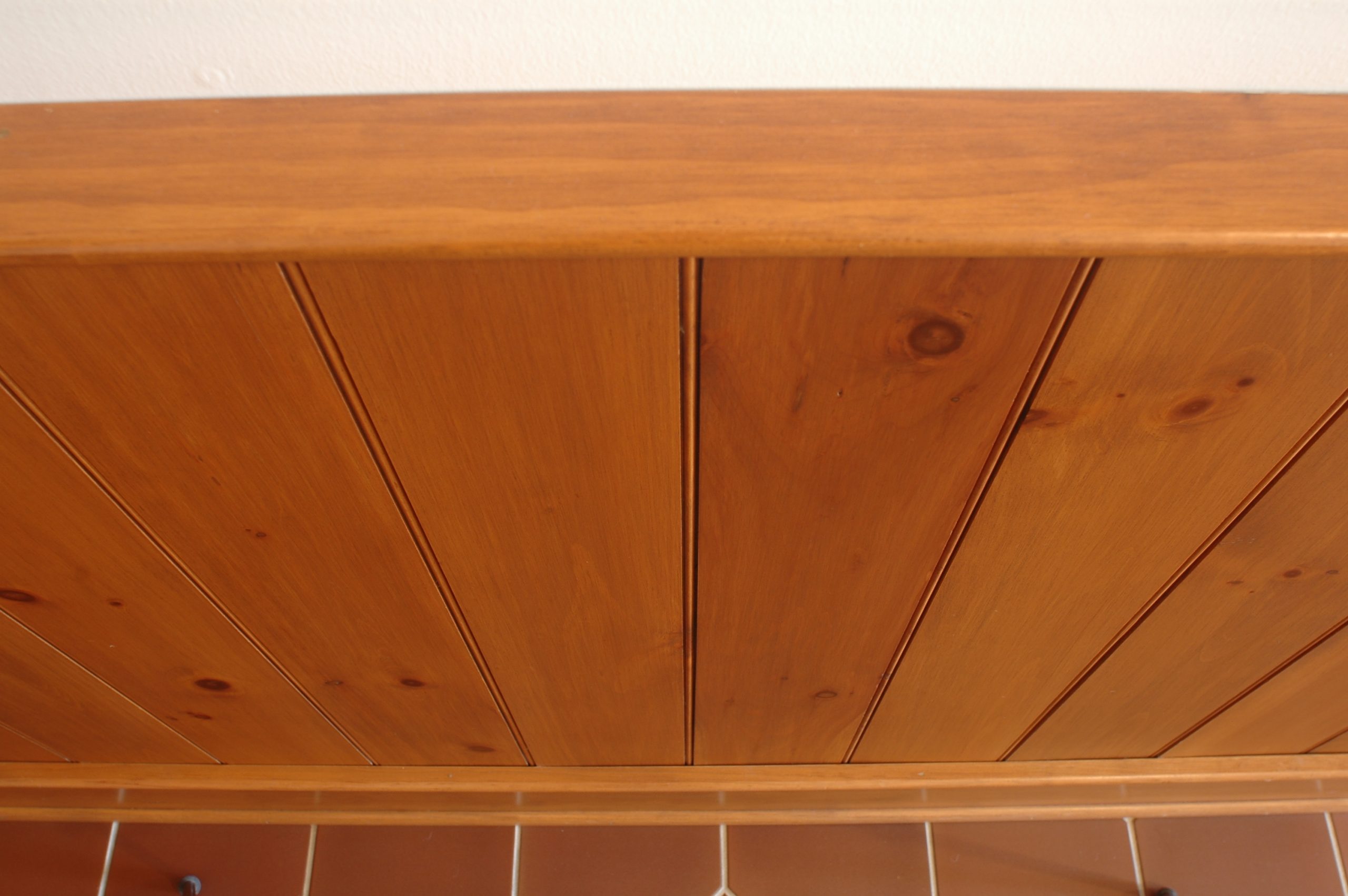 Horizontal Wood Wainscot EverTrue Stainable Gold Wood Wainscoting