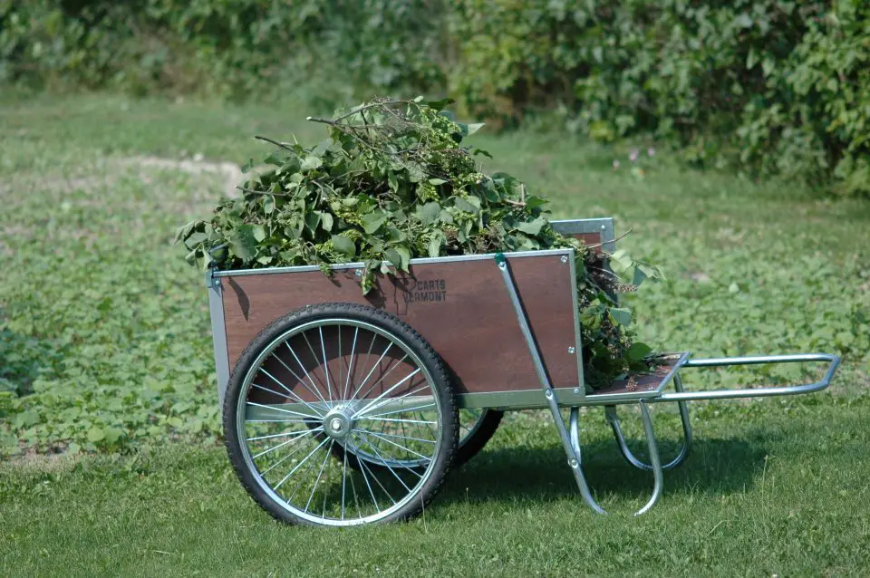 If your yard work is mostly about gardening, then a cart may serve you better than a traditional wheelbarrow. You can’t mix a load of mortar in this one, but it is first-rate for carrying bulky gardening supplies, prunings and topsoil.
