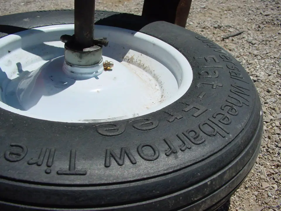 The best leak-proof wheelbarrow tires are made from a semi-rigid, high density foam. These tires aren’t hollow, so they can’t leak air. Flat-free tires are squishy enough to make it easy to move loads over uneven terrain.