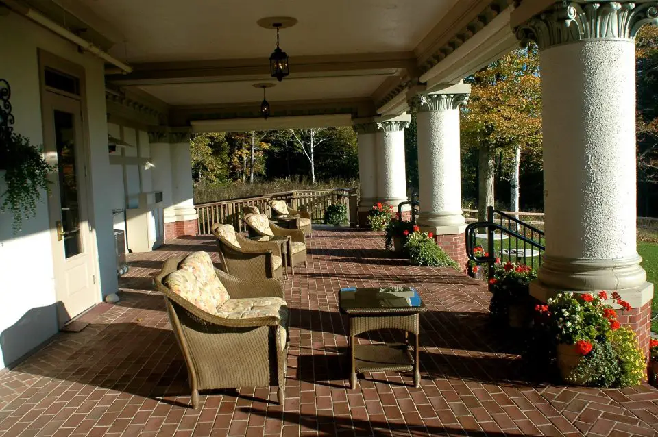 This open verandah at the Stonecliffe Inn on Mackinac Island, Michigan, is a place my wife and I have enjoyed spending time on. It’s successful because it’s such a wonderful transition between indoors and outdoors.
