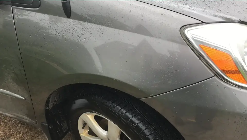 Same fender, same spot as in the top photo, but no scratches. Be sure to watch the video below where I show exactly how it’s done.