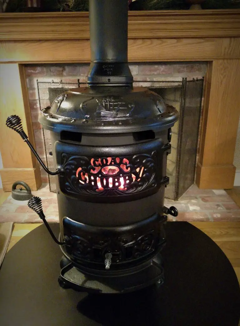 CHEAP & COZY HEAT: Watch a Classic Anthracite Coal Stove in Action