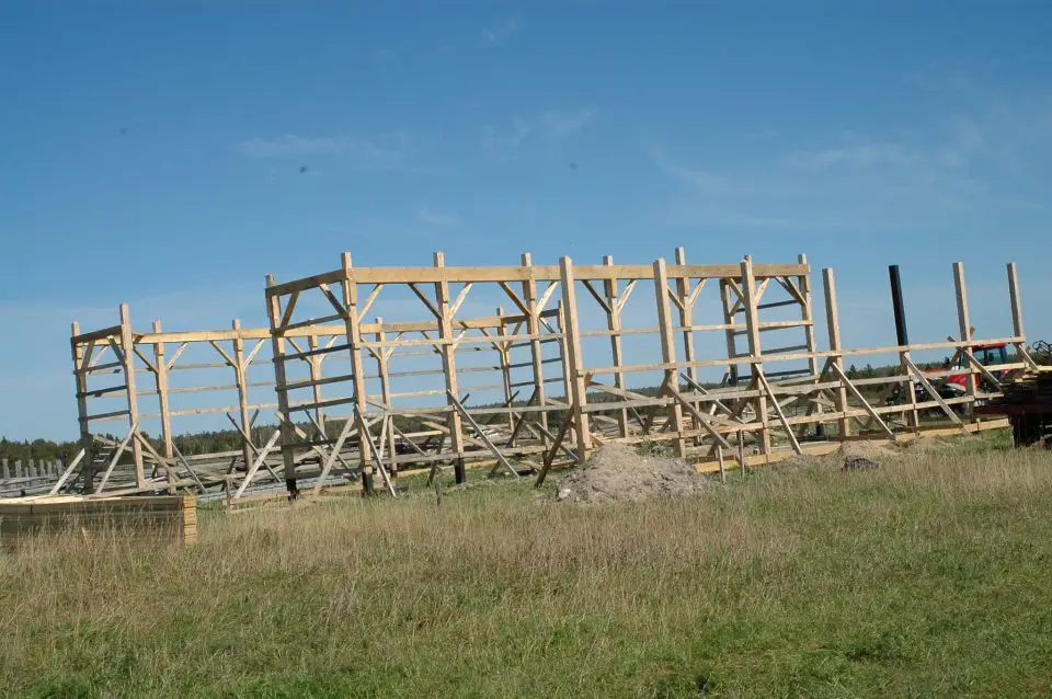 pole barn under construction