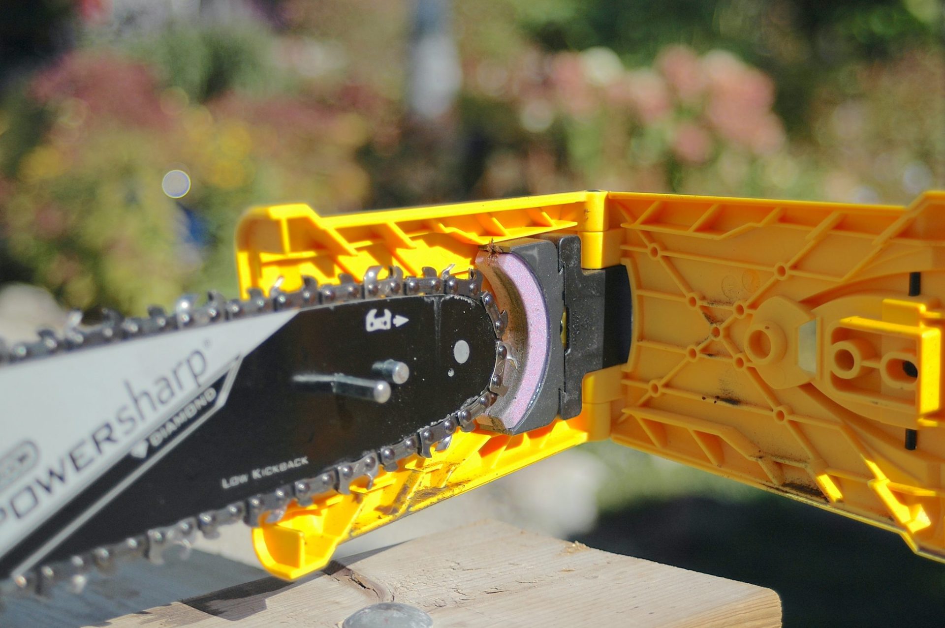 Oregon Chainsaw Sharpener: PowerSharp Review & Tips
