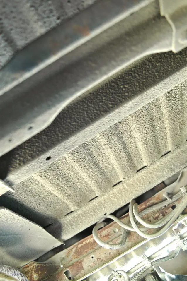 This is the underside of the box of my truck. Thirty one years of life in salt country and there’s no significant rust. Annual oil spray is the reason why.