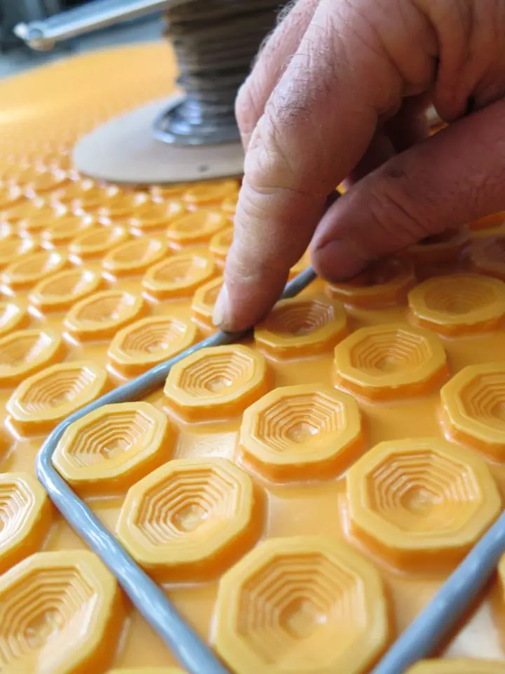 This plastic underlay is designed to fit underneath ceramic tiles. It’s made to hold electric heating cables that deliver warm floor performance in a simple way.