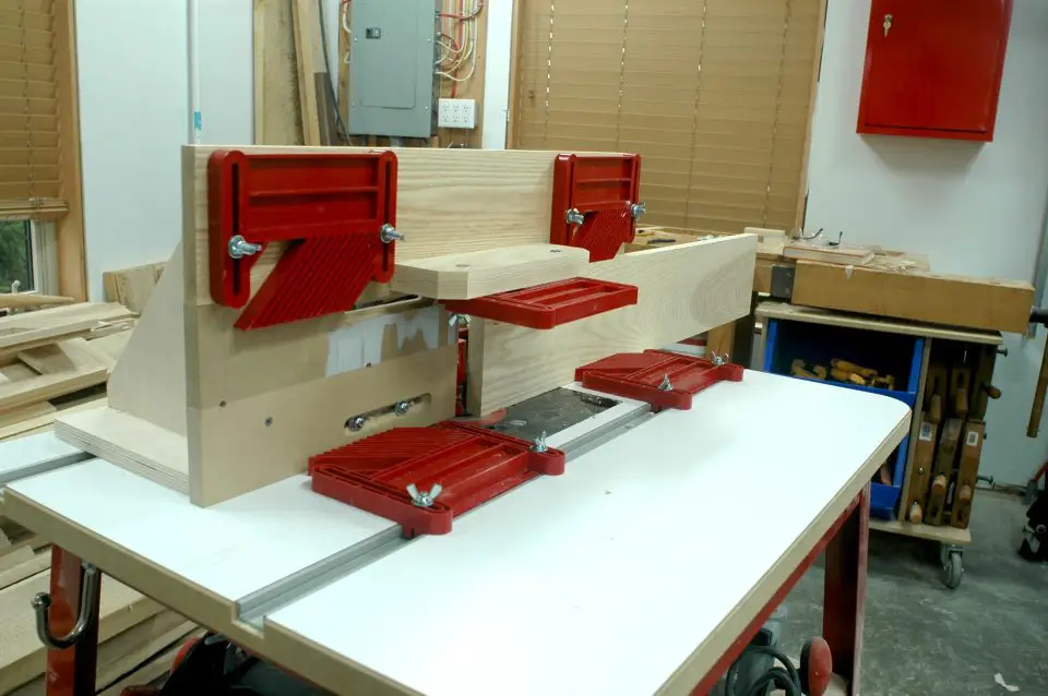 Click the image for free plans and instructions for making this tall router table fence. It’s what I use when milling my own crown molding.