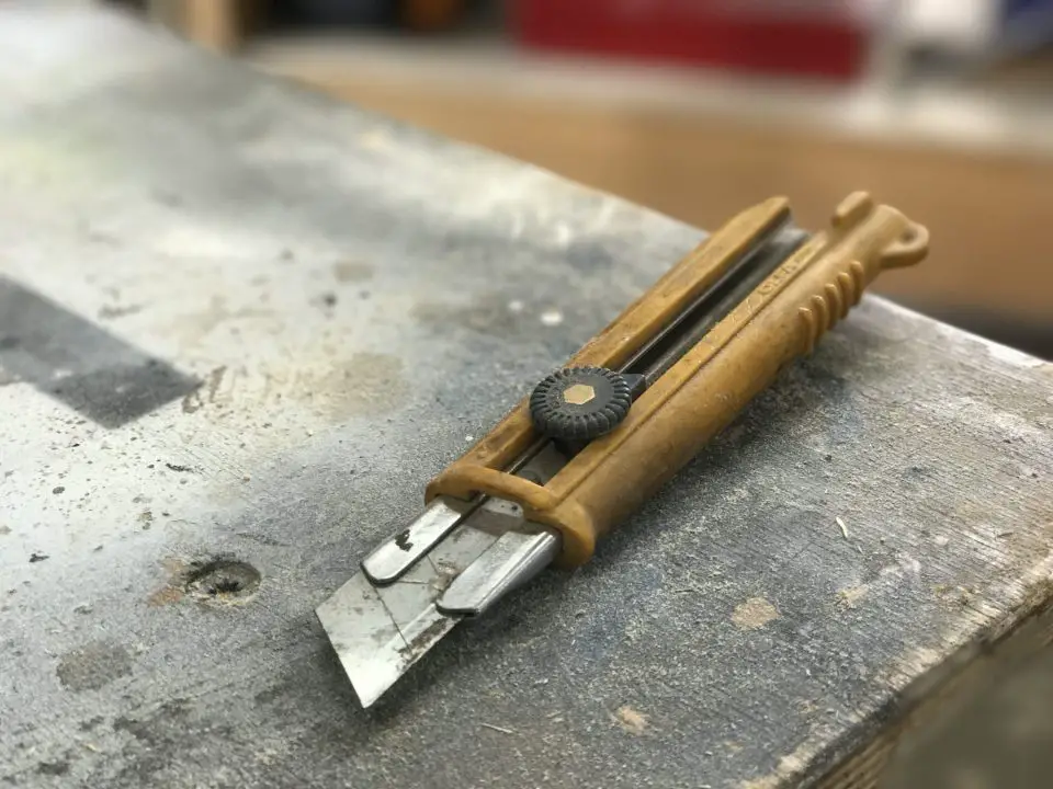 This OLFA-HB knife with a 1″-wide blade is an excellent way to get carving without the need to be a sharpening expert. The replaceable blades come sharp and ready to use.
