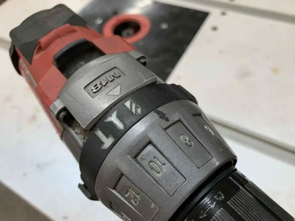 The black collar on this 18 volt cordless hammer drill shows the three “modes” this tool can operate in: drilling, screw driving, and hammer drilling. The tool is currently in drilling mode. This means full power goes to the drill bit, with no slippage of the internal clutch.