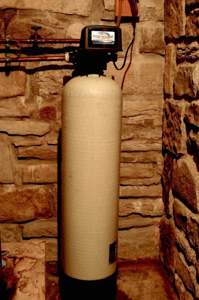 This is a whole house carbon filter. Granulated carbon is stored inside. As water flows through this carbon, chemical impurities, odours and tastes are removed very effectively.