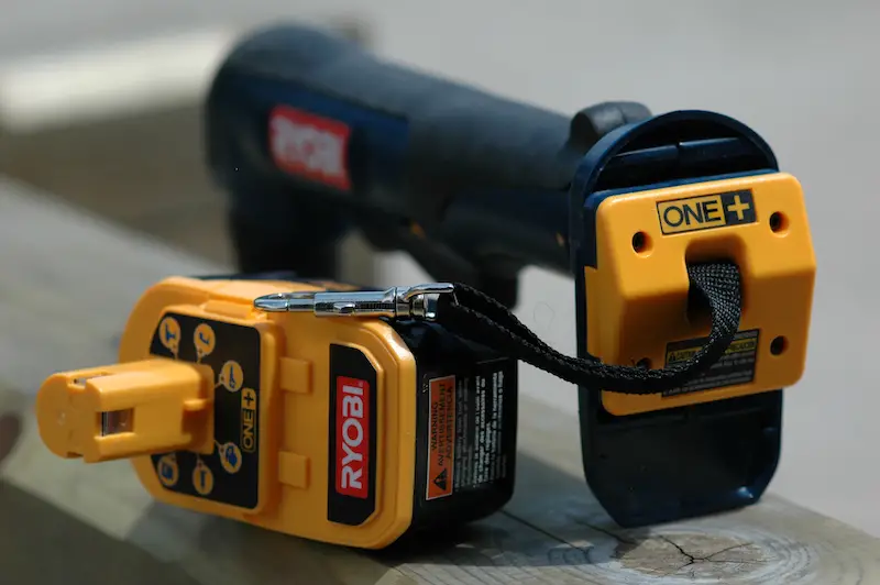 This lanyard clips into the battery section of this power tool, making it easier and safer to carry more than one tool up a ladder or scaffolding.