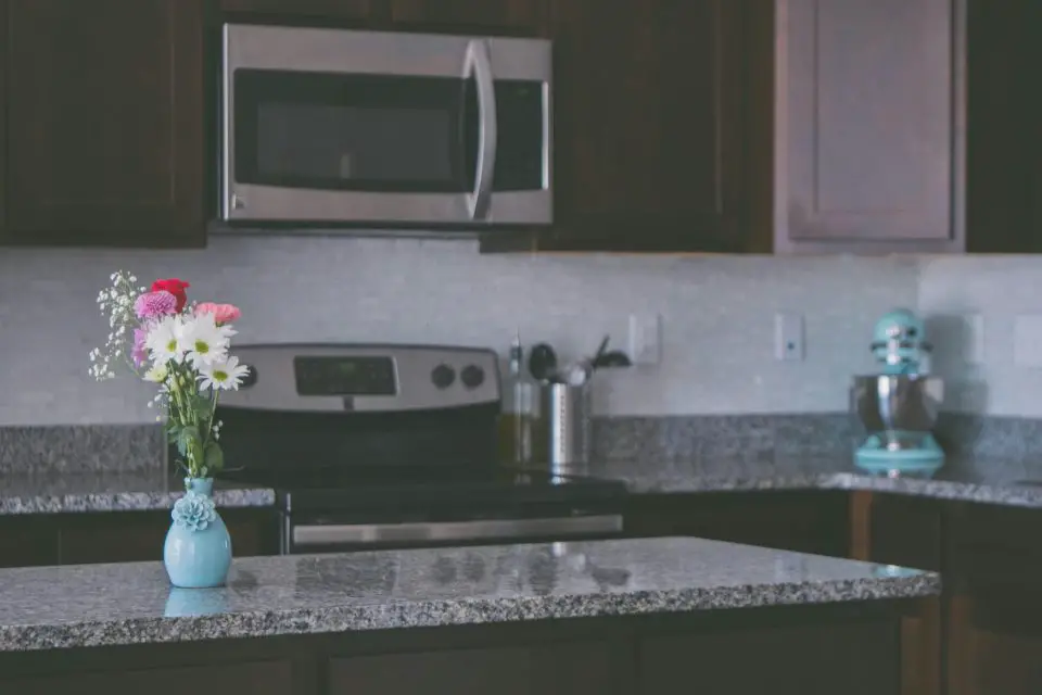 granite counter kitchen