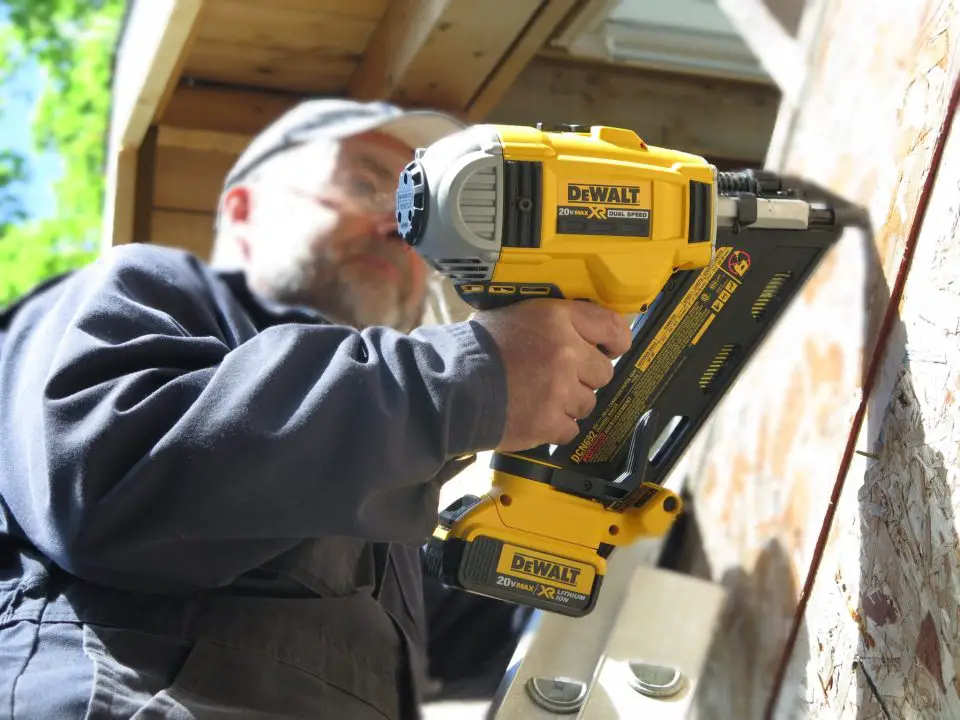The most convenient type of framing nailer uses the same kind of batteries used in cordless tools. Battery-powered nailers like this aren’t as fast as air-powered versions in rapid fire mode, but for most home and DIY use they’re great.