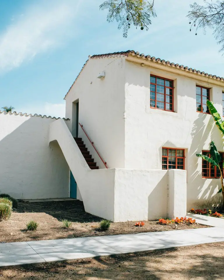 Stucco Repair: Assessment and Service